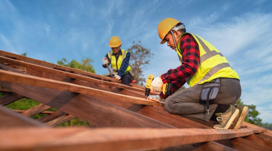 Professional Flat Roofing Installation services in Putnamville, IN